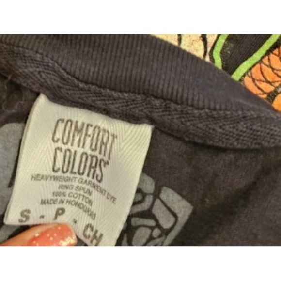 Comfort Colors Form runner T-shirt Size Small Black short sleeve Graphic bunny - Picture 6 of 6